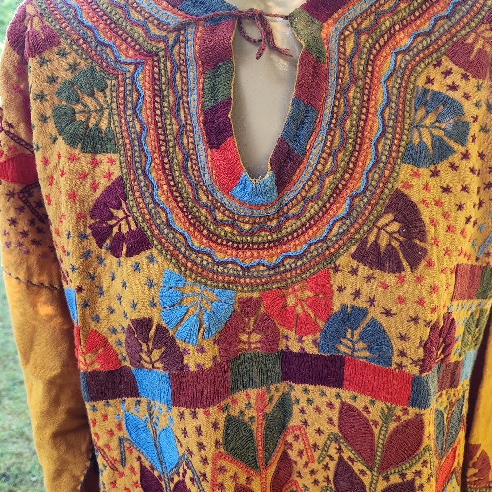 Hand Embroidered Tunic - Picture 8 of 9
